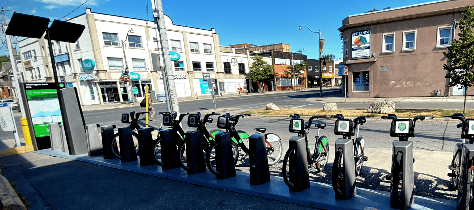 Toronto Bike Share at Yonge & Teddington - Signa