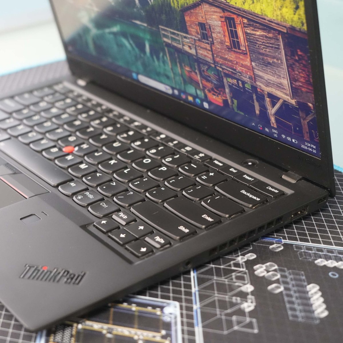 Lenovo ThinkPad X1 Carbon 14” Business Laptop – i5, 512GB SSD, Windows 11 Pro or Linux - Refurbished - Signa