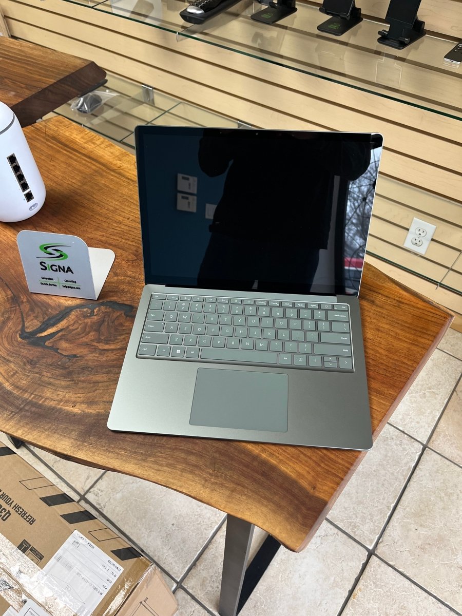 Refurbished Microsoft Surface 5 w/ Intel 12th gen i5 - 1235U, 8GB DDR5, 512GB SSD - Signa